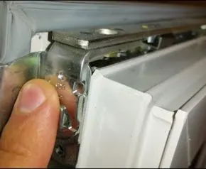 Замена фурнитуры окон