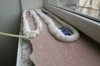 монтаж подоконника на пластиковые окна