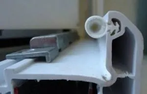 Замена уплотнителя на пластиковых окнах