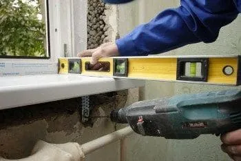 Замена пластиковых подоконников